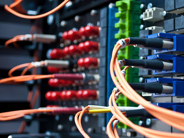 通讯连接头部件